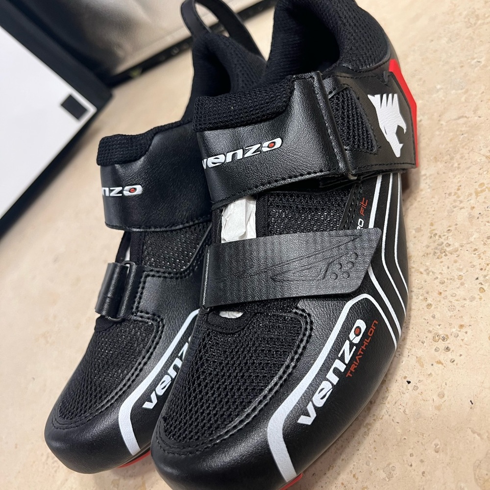 New men’s cycling/ racing/ spinning shoes 🚵♀️